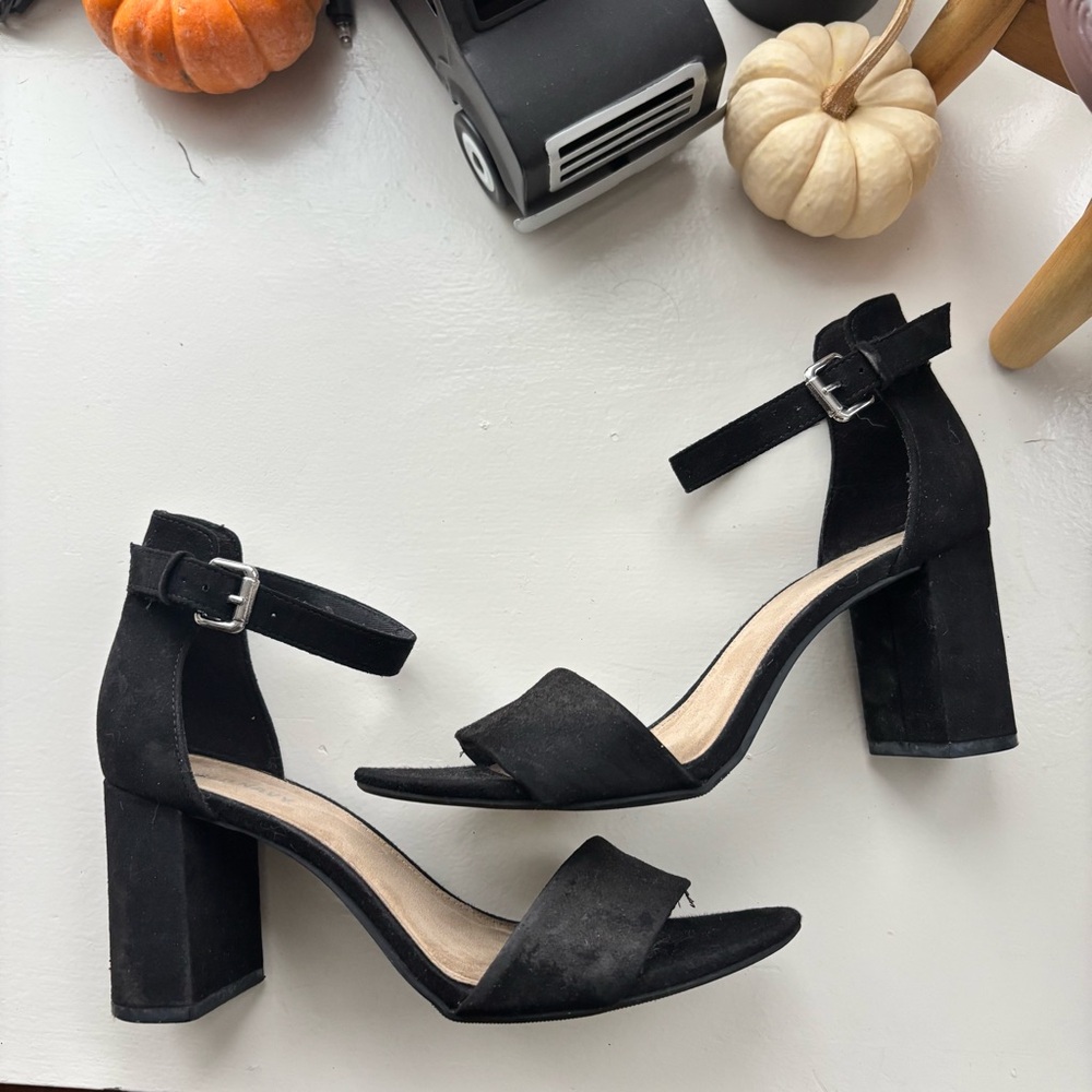 Old Navy Black Faux Suede Block Heels Size 8